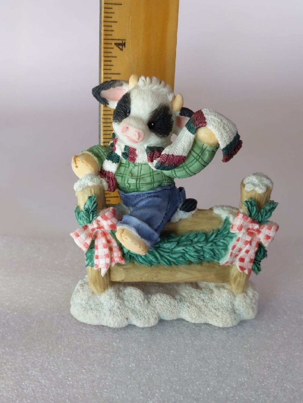 Enesco Mary's Moo Moo's 'Hoof Yourself A Mooey Little Christmas' Figurine - Picture 6 of 8